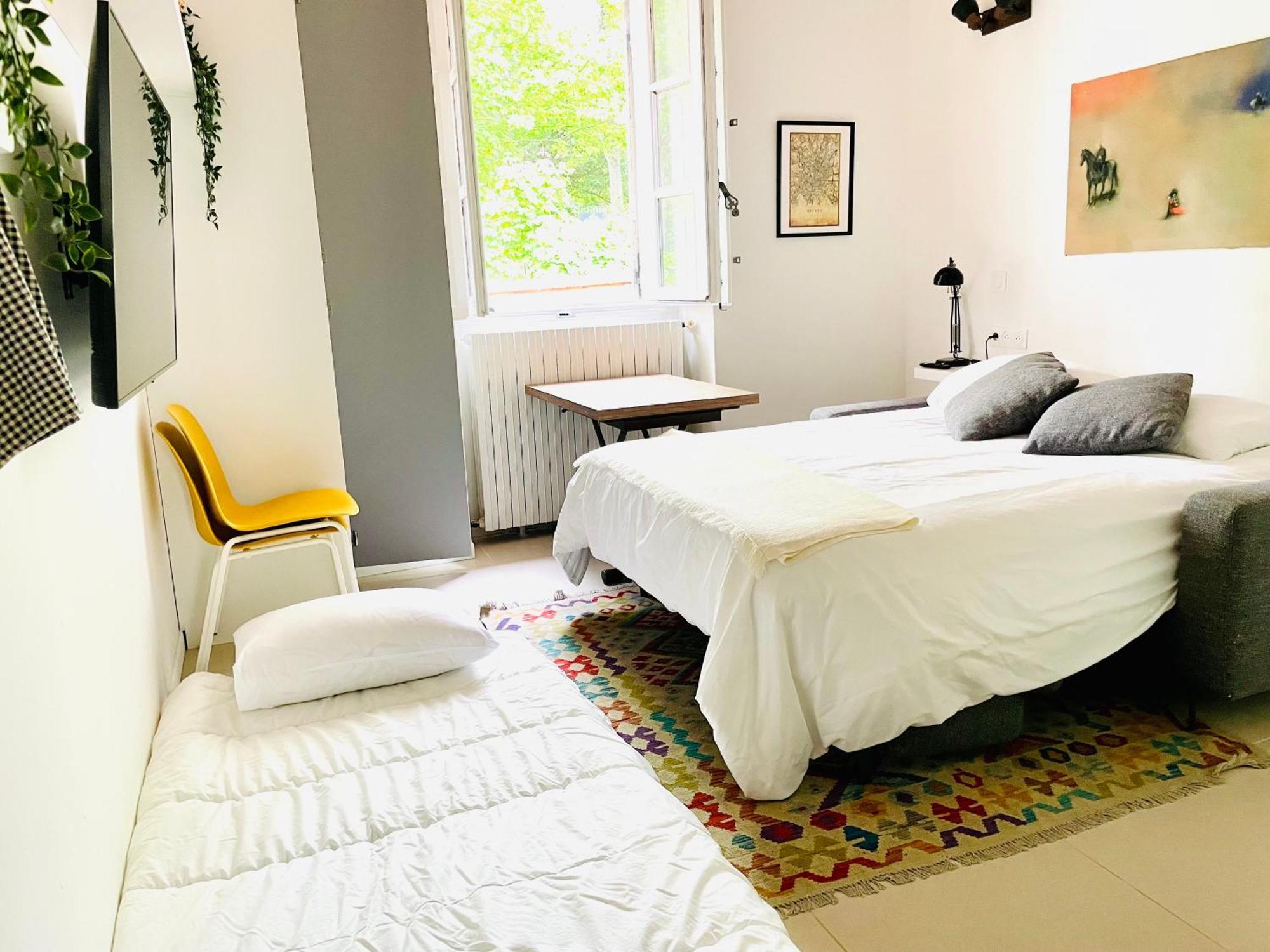 Studio Au Vieux Marly-Le-Roi - Bien Equipe - Matelas De Qualite - 7Min Du Train Vers Paris 外观 照片