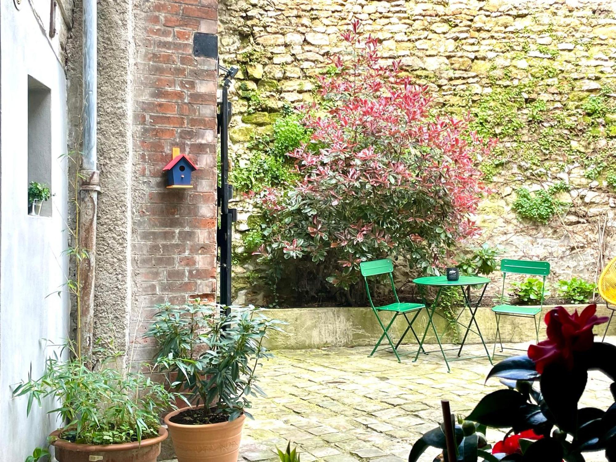 Studio Au Vieux Marly-Le-Roi - Bien Equipe - Matelas De Qualite - 7Min Du Train Vers Paris 外观 照片